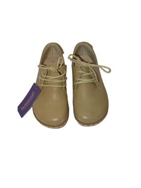 Benassal Barefoot Shoes w. Wide Toe Box Size 5 NWT